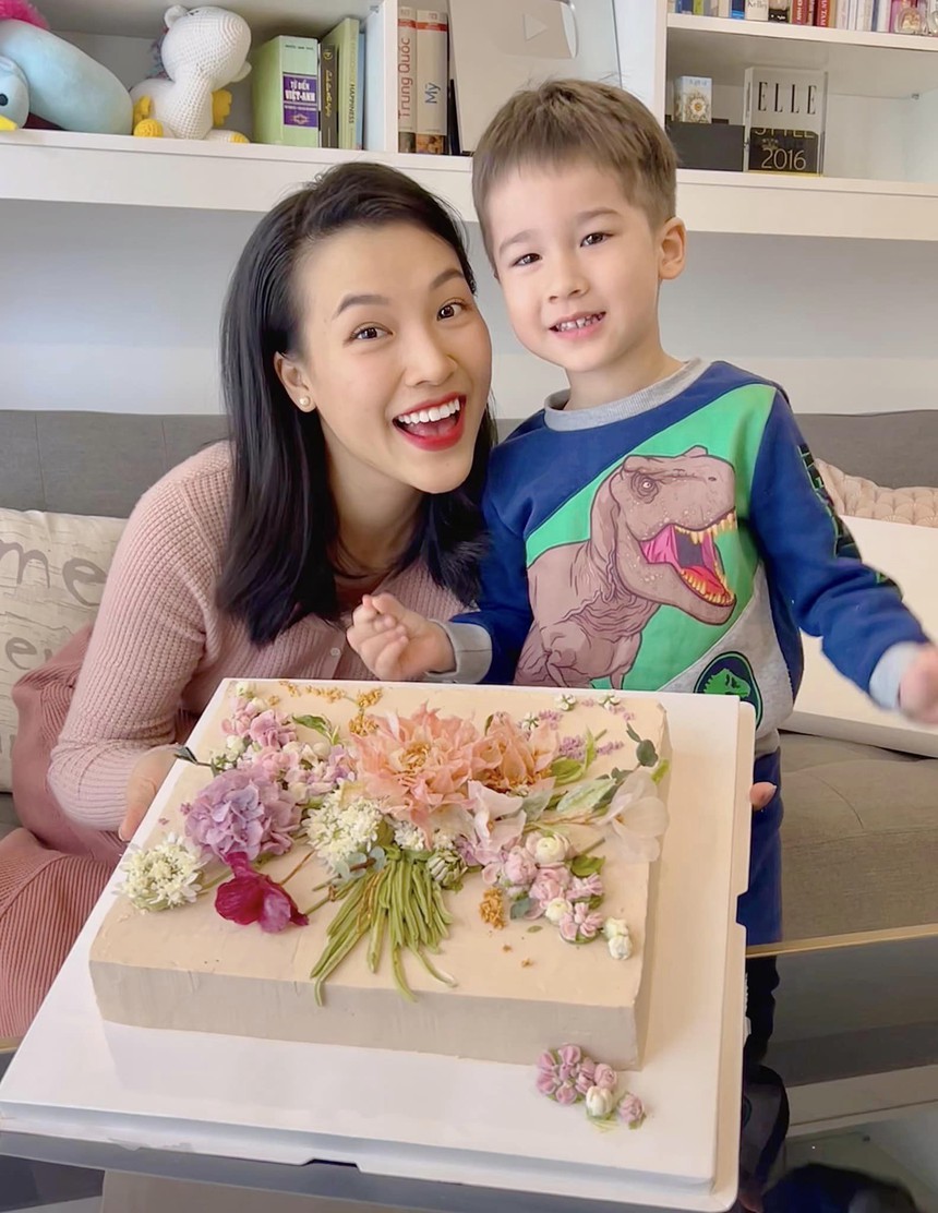 Phỏng vấn nóng Hoàng Oanh: Bật khóc khi nói về sóng gió hôn nhân, tiết lộ điều ít biết về con trai 3 tuổi lai Tây - Ảnh 6. Phỏng vấn nóng Hoàng Oanh: Bật khóc khi nói về sóng gió hôn nhân, tiết lộ điều ít biết về con trai 3 tuổi lai Tây - Ảnh 6.