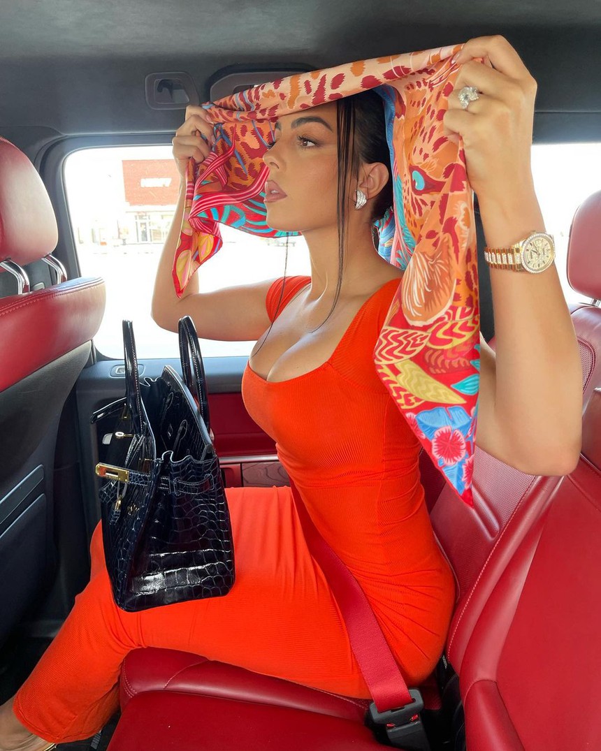 Cuộc sống trong mơ của Ronaldo khi sang Ả rập: Lương nghìn tỷ, sống từ khách sạn hạng sang tới dinh thự lộng lẫy - Ảnh 4.