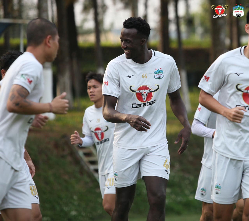 HLV Kiatisuk thúc giục HAGL tích cực tập luyện, sẵn sàng gặp Viettel ngày V-League trở lại - Ảnh 4.