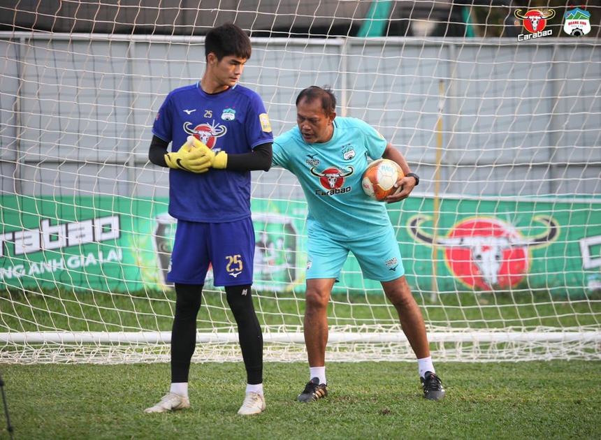 HLV Kiatisuk thúc giục HAGL tích cực tập luyện, sẵn sàng gặp Viettel ngày V-League trở lại - Ảnh 9.