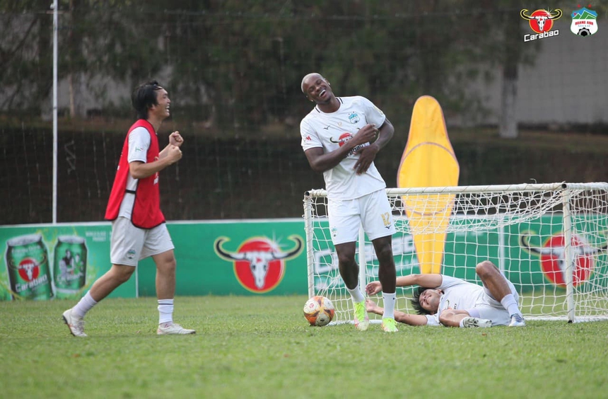 HLV Kiatisuk thúc giục HAGL tích cực tập luyện, sẵn sàng gặp Viettel ngày V-League trở lại - Ảnh 5.