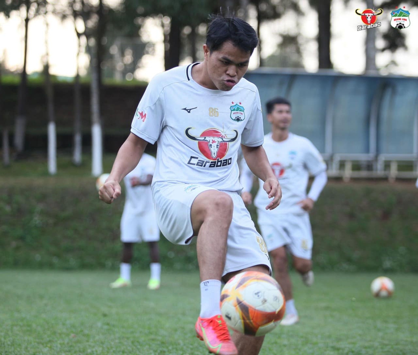 HLV Kiatisuk thúc giục HAGL tích cực tập luyện, sẵn sàng gặp Viettel ngày V-League trở lại - Ảnh 10.