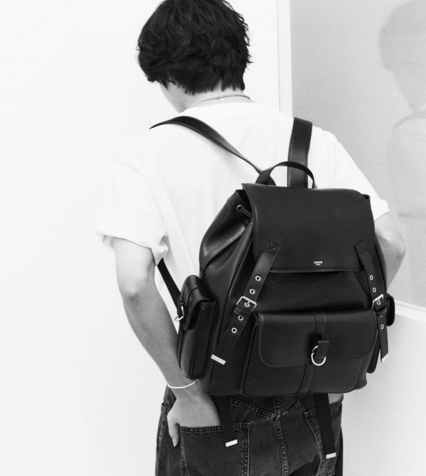 V BTS toát lên vẻ ngoài bạn trai hoàn hảo với đồ Celine casual - Ảnh 4.