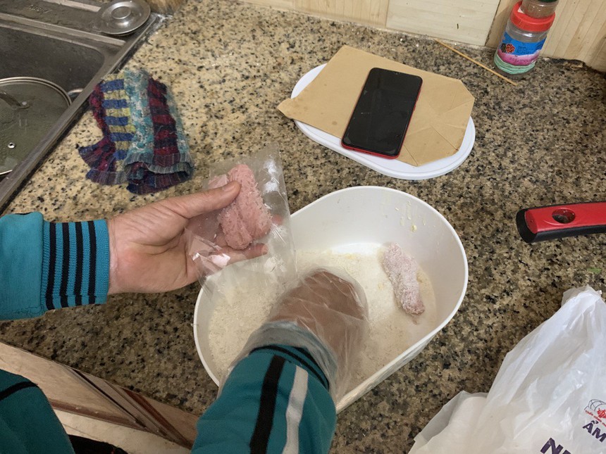 Bà mẹ bán xiên vỉa hè Hà Nội được đồn là "đại gia ngầm", nghỉ hẳn 5 tháng đi du lịch Châu Âu, thực hư ra sao? - Ảnh 4.