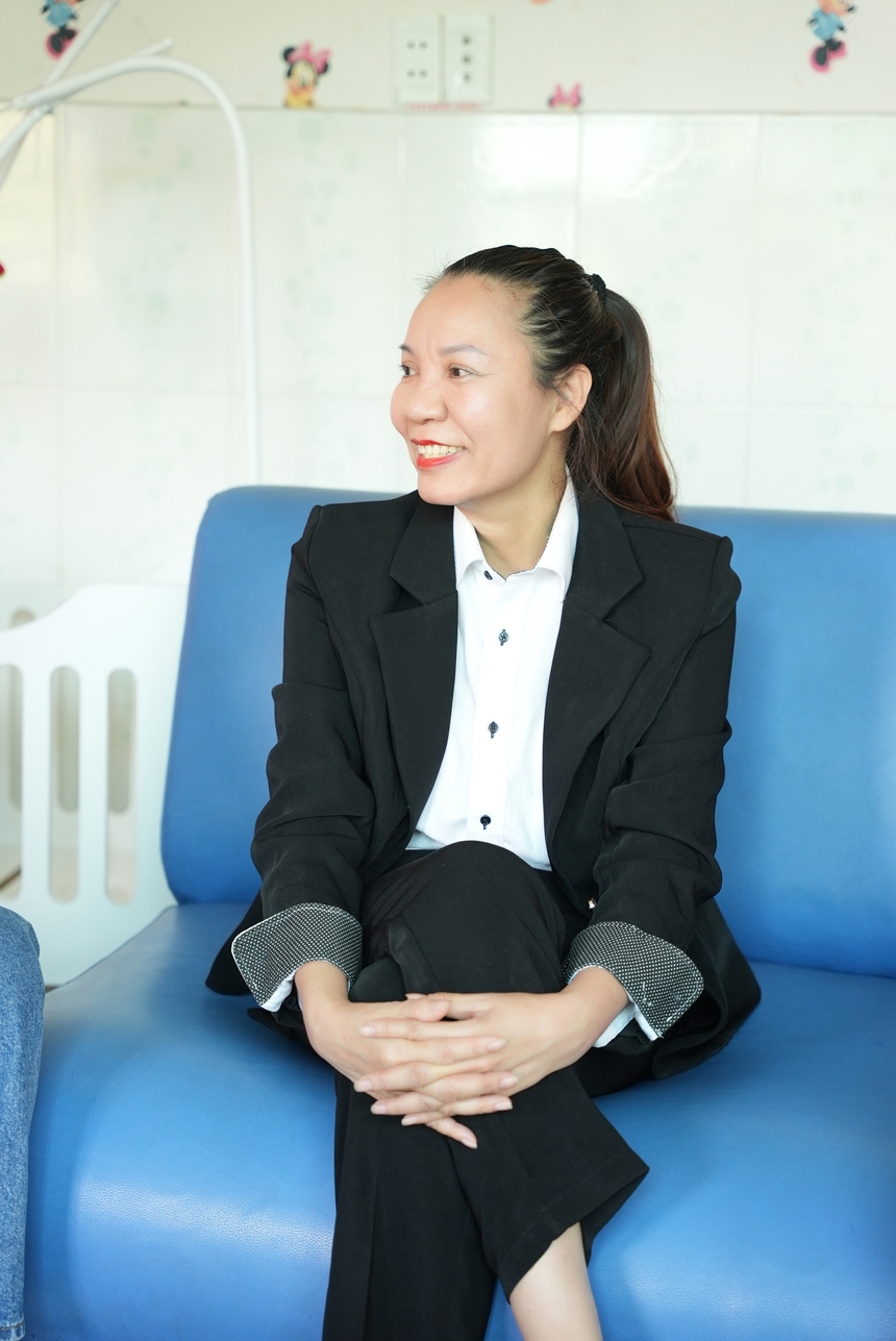 Diễn viên Trương Quỳnh Anh nể phục người phụ nữ không kết hôn để toàn tâm cưu mang trẻ bị bỏ rơi - Ảnh 3.