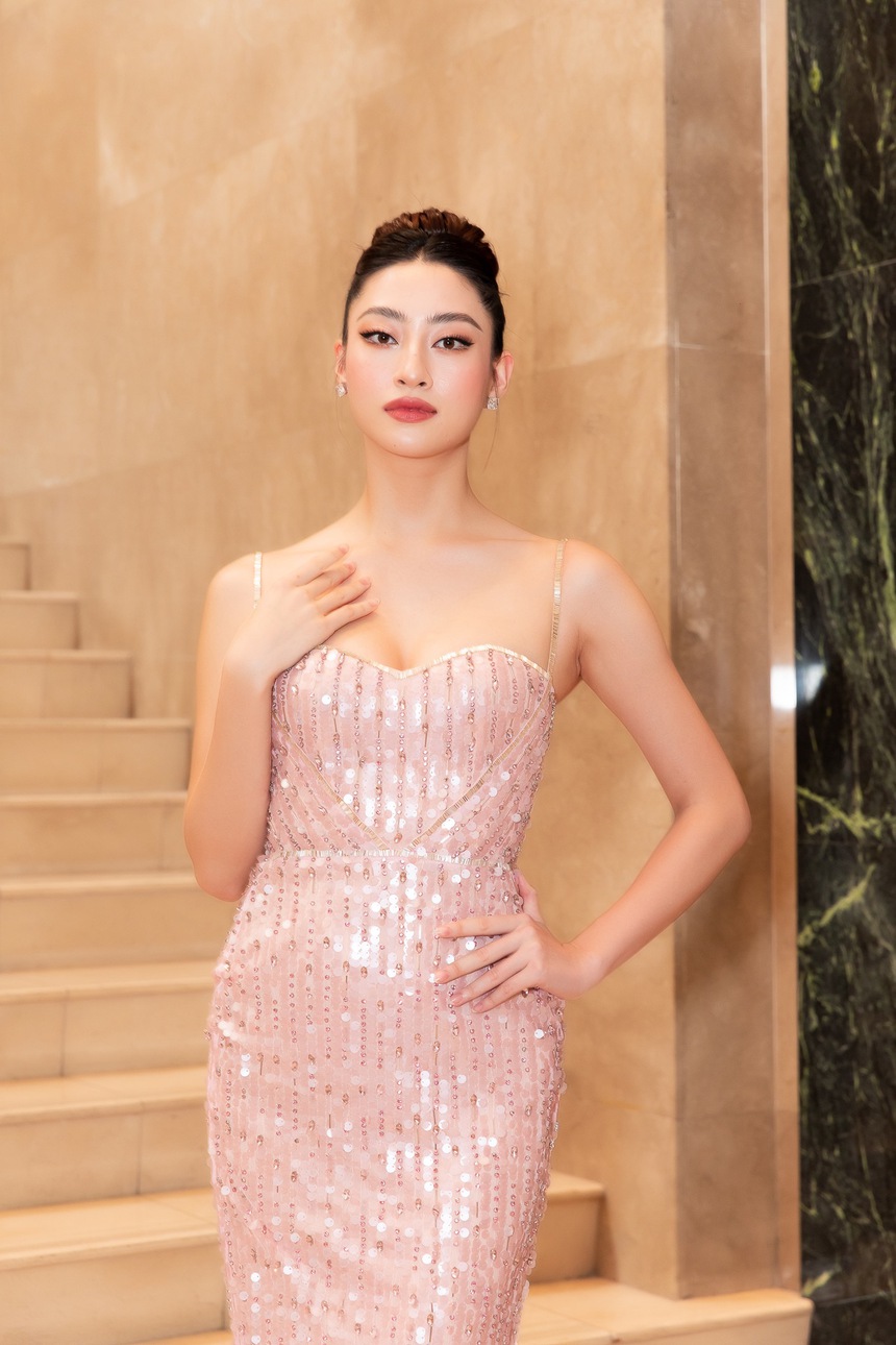 'Vũ trụ mỹ nhân' đổ bộ thảm đỏ: Mai Phương cùng dàn hậu gen Z đọ sắc 'căng đét', Thanh Thủy và Kiều Loan lộ diện gây chú ý - Ảnh 6.