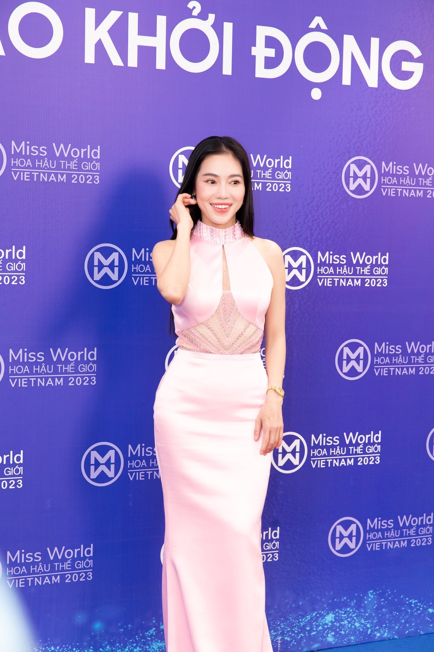 'Vũ trụ mỹ nhân' đổ bộ thảm đỏ: Mai Phương cùng dàn hậu gen Z đọ sắc 'căng đét', Thanh Thủy và Kiều Loan lộ diện gây chú ý - Ảnh 15.