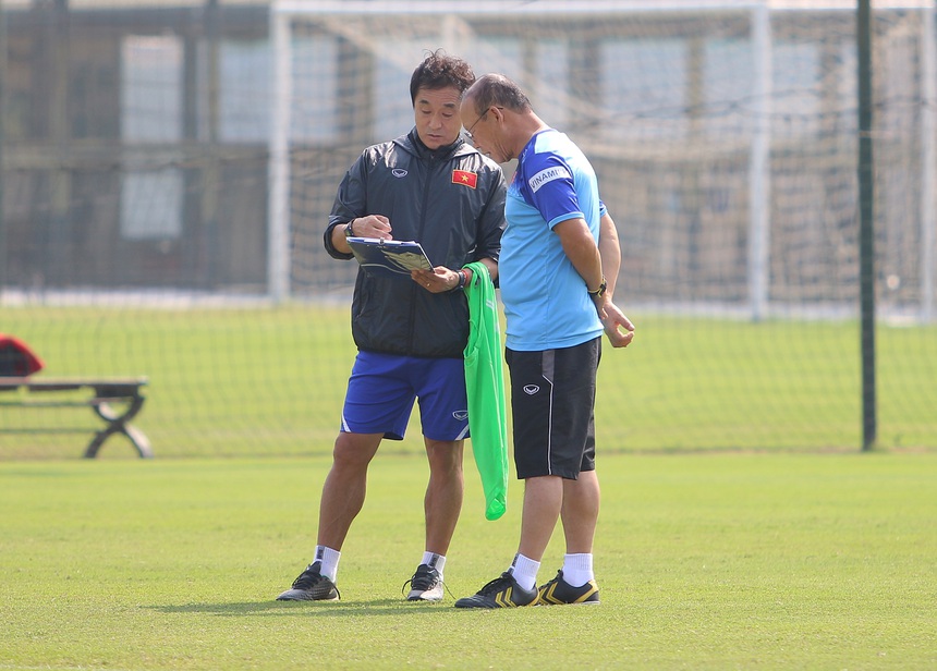 HLV Polking nói lời 'bóng gió' với Thái Lan, CLB CAHN vẫn chờ cái gật đầu từ thầy Park? - Ảnh 3.