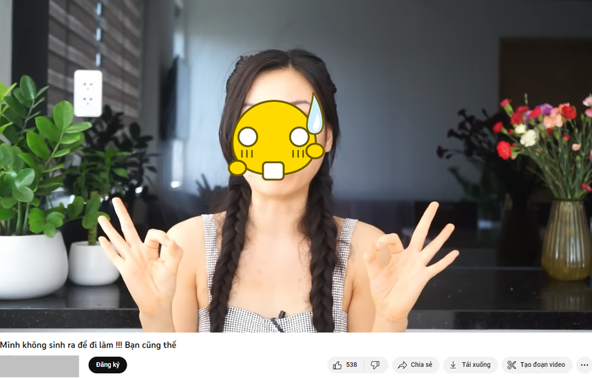 Không chỉ “moi" tiền đàn ông, nữ YouTuber đang bị “ném đá” còn khoe mẽ cách gian lận khi đi làm, đưa ra loạt quan điểm ăn bám người khác - Ảnh 2. Không chỉ “moi" tiền đàn ông, nữ YouTuber đang bị “ném đá” còn khoe mẽ cách gian lận khi đi làm, đưa ra loạt quan điểm ăn bám người khác - Ảnh 2.