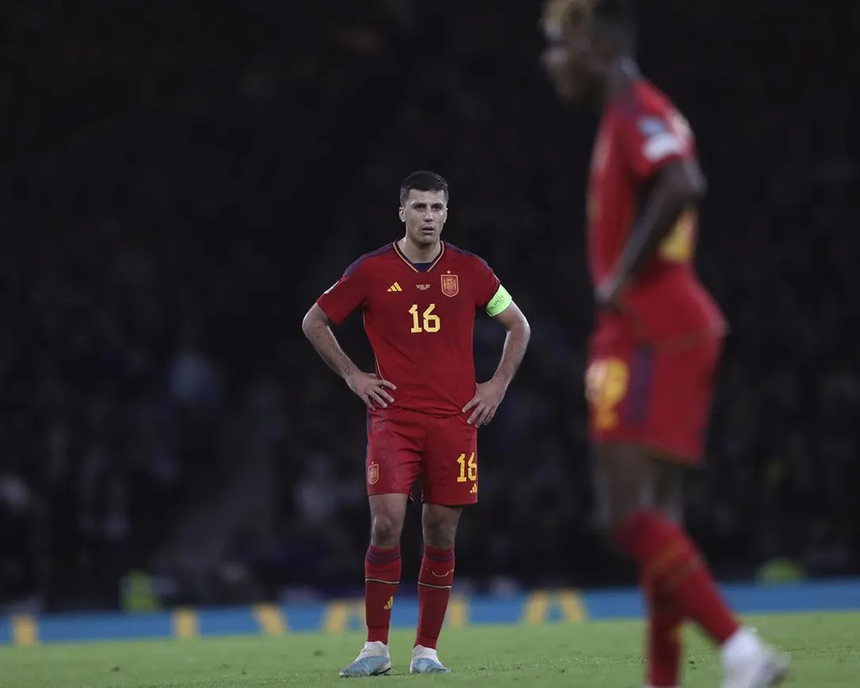 Tây Ban Nha thua sốc, Rodri chửi lối đá của Scotland là 'rác rưởi' - Ảnh 6.
