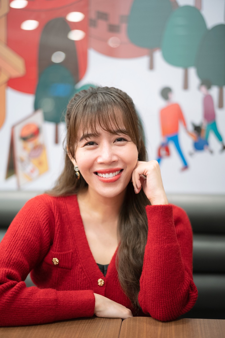 Những gian khổ của nghề truyền hình qua lời kể của MC Diệp Chi  - Ảnh 2.