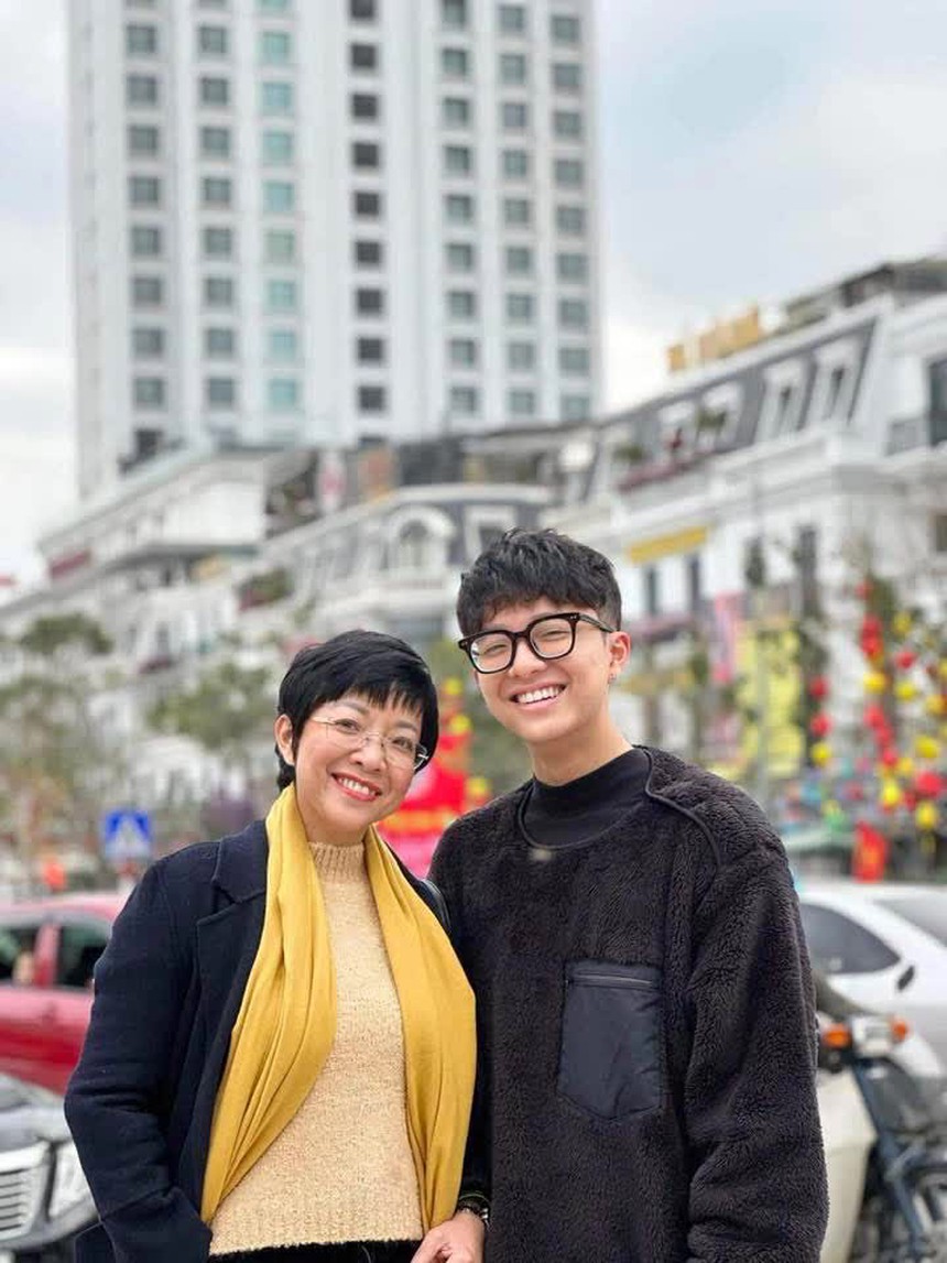 Con trai chung NSND Công Lý - MC Thảo Vân: Lột xác thành hot boy "thanh xuân vườn trường" ở tuổi 18, đạt IELTS 7.5 và cực hiếu thảo với bố mẹ  - Ảnh 3.