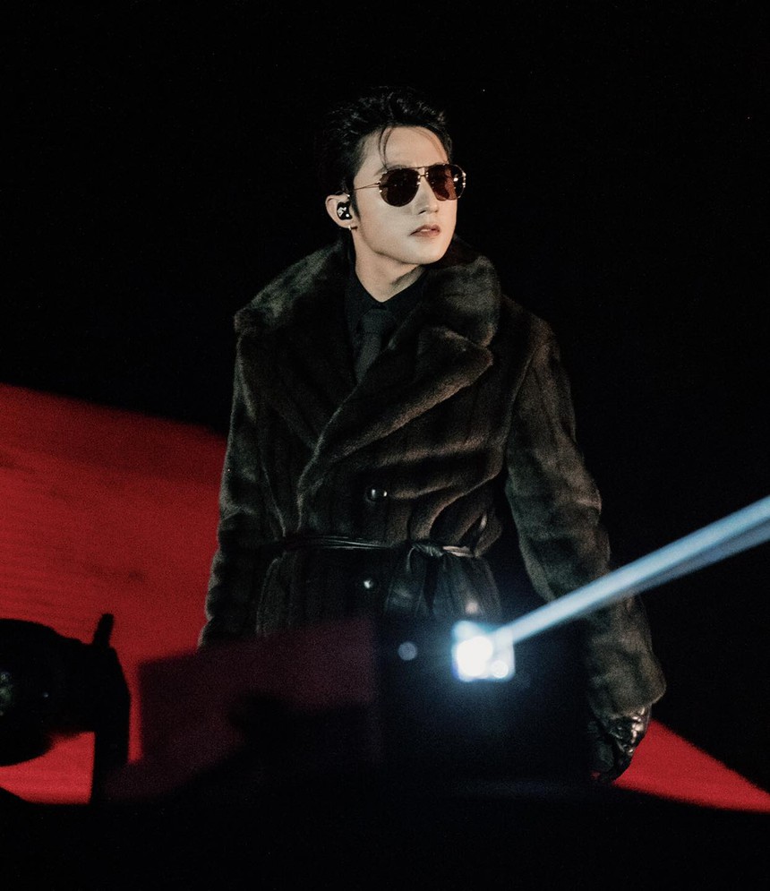 Anh em Sơn Tùng - MONO lần đầu diễn chung show âm nhạc: Người làm cao bồi 'mát mẻ', người hóa 'cậu bé mùa đông' - Ảnh 6.