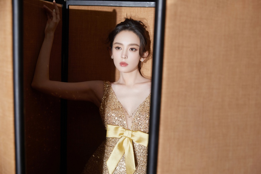 (TIN T7) 3 sao nữ 'bất tài' nhưng vẫn nổi như cồn của C-biz: Cổ Lực Na Trát chưa so được với cái tên này - Ảnh 1.