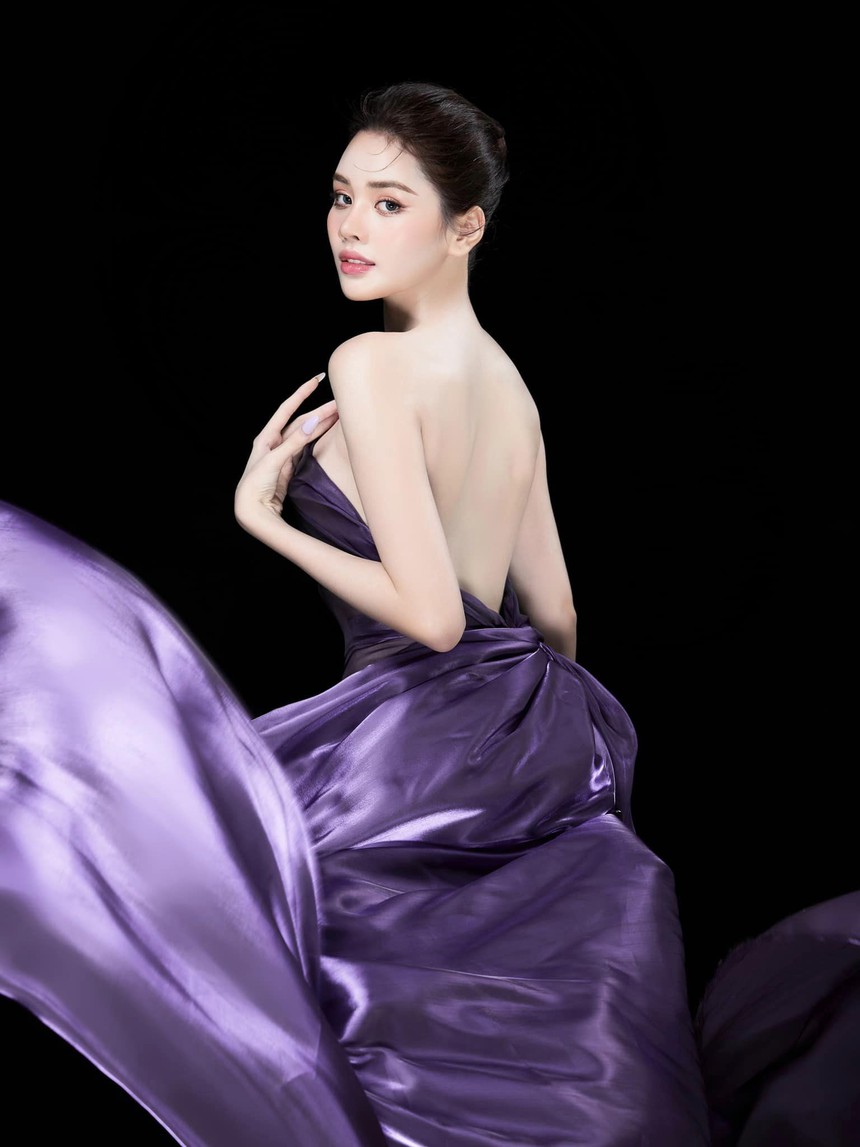 Dàn 'Hoa hậu chuyển giới Việt Nam 2023' khoe ảnh trước 'dao kéo': MC VTV khác lạ, 'bản sao Yoshi Rinrada' đã xinh nhất? - Ảnh 7.