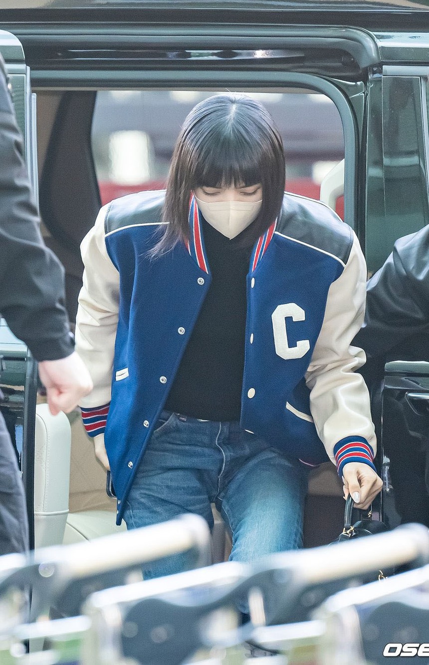 (Bài đăng thứ 7) 12 phong cách sành điệu nhất của Lisa Blackpink từ đầu năm đến nay - Ảnh 15.