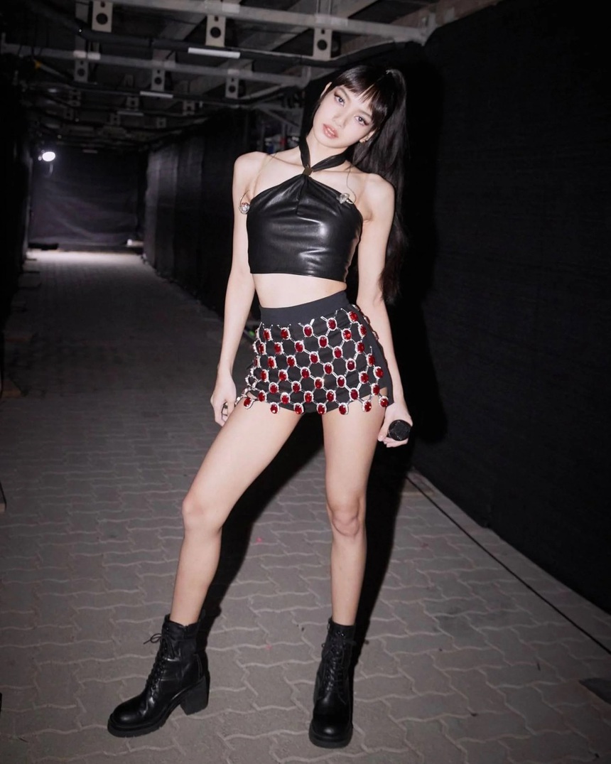 (Bài đăng thứ 7) 12 phong cách sành điệu nhất của Lisa Blackpink từ đầu năm đến nay - Ảnh 10.
