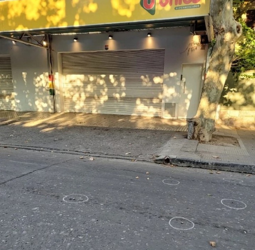 Giới thể thao sốc trước tin nhà vợ Messi bị xả súng - Ảnh 3.