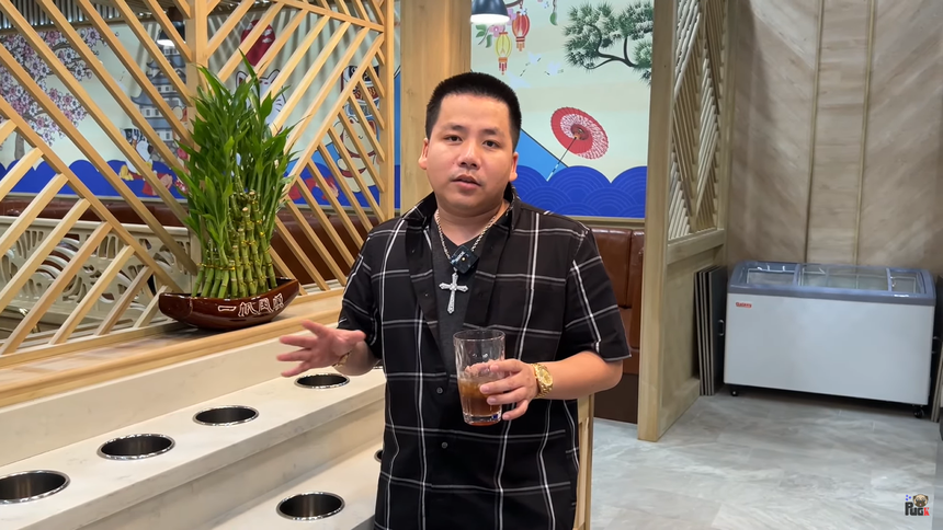 Khoa Pug đầu tư 23 tỷ mở nhà hàng cho vui không cần kiếm lời, dằn mặt antifan cực gắt: "Mình không nghèo được đâu, đừng phá làm gì cho tốn công" - Ảnh 1.