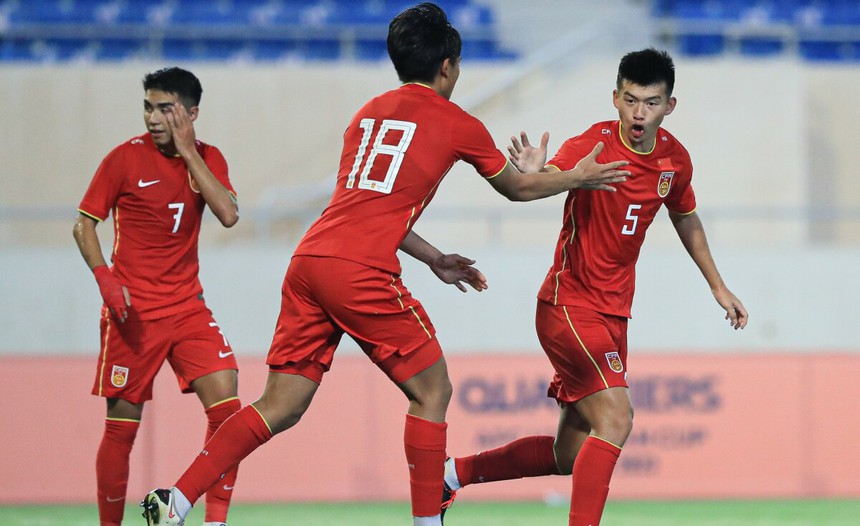 U20 Trung Quốc thua ngược chóng vánh trước U20 Nhật Bản - Ảnh 1.