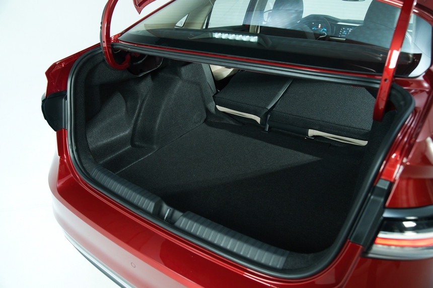 Volkswagen Virtus ra mắt Việt Nam: Sedan hạng B nhưng giá gần 1 tỷ đồng, ngang Camry và Mazda6 - Ảnh 13.