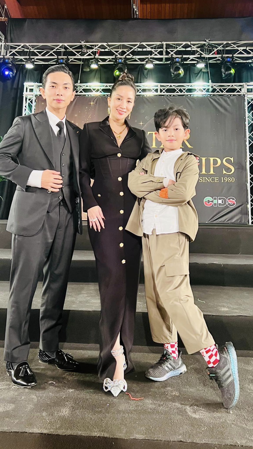 Mẹ bầu Khánh Thi có vai trò gì trong chiến thắng vô địch thế giới của con trai? - Ảnh 3. Mẹ bầu Khánh Thi có vai trò gì trong chiến thắng vô địch thế giới của con trai? - Ảnh 3.