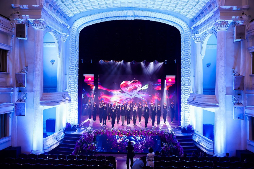 Myra Trần, Đinh Mạnh Ninh, Amee... và dàn nghệ sĩ khẩn trương tổng duyệt cho đêm trao giải Cống Hiến 2023 - Ảnh 2.