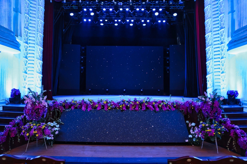 Lễ trao Giải Cống hiến 2023: Hội tụ hàng trăm loài hoa đẹp trong nước và nhiều nơi trên thế giới - Ảnh 3.