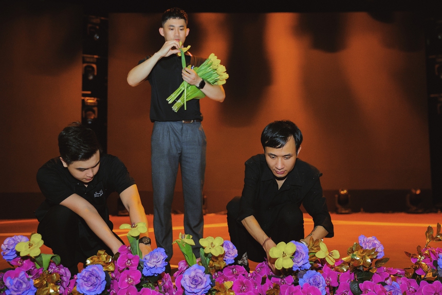 Lễ trao Giải Cống hiến 2023: Hội tụ hàng trăm loài hoa đẹp trong nước và nhiều nơi trên thế giới - Ảnh 6.