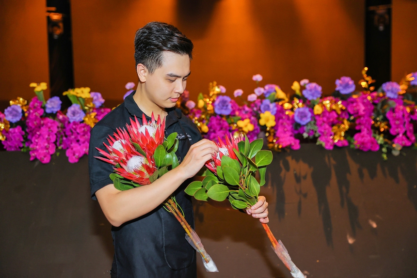 Lễ trao Giải Cống hiến 2023: Hội tụ hàng trăm loài hoa đẹp trong nước và nhiều nơi trên thế giới - Ảnh 9.