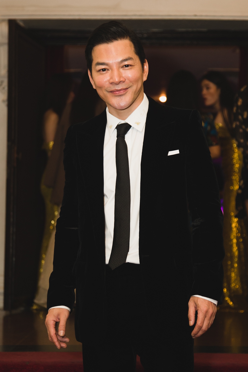 Tóc Tiên diện 'cây vàng' chiếm spotlight, Khổng Tú Quỳnh 'đại chiến' dàn hậu đình đám và Vũ. điển trai đổ bộ thảm đỏ hot nhất ngày - Ảnh 9. Tóc Tiên diện 'cây vàng' chiếm spotlight, Khổng Tú Quỳnh 'đại chiến' dàn hậu đình đám và Vũ. điển trai đổ bộ thảm đỏ hot nhất ngày - Ảnh 9.