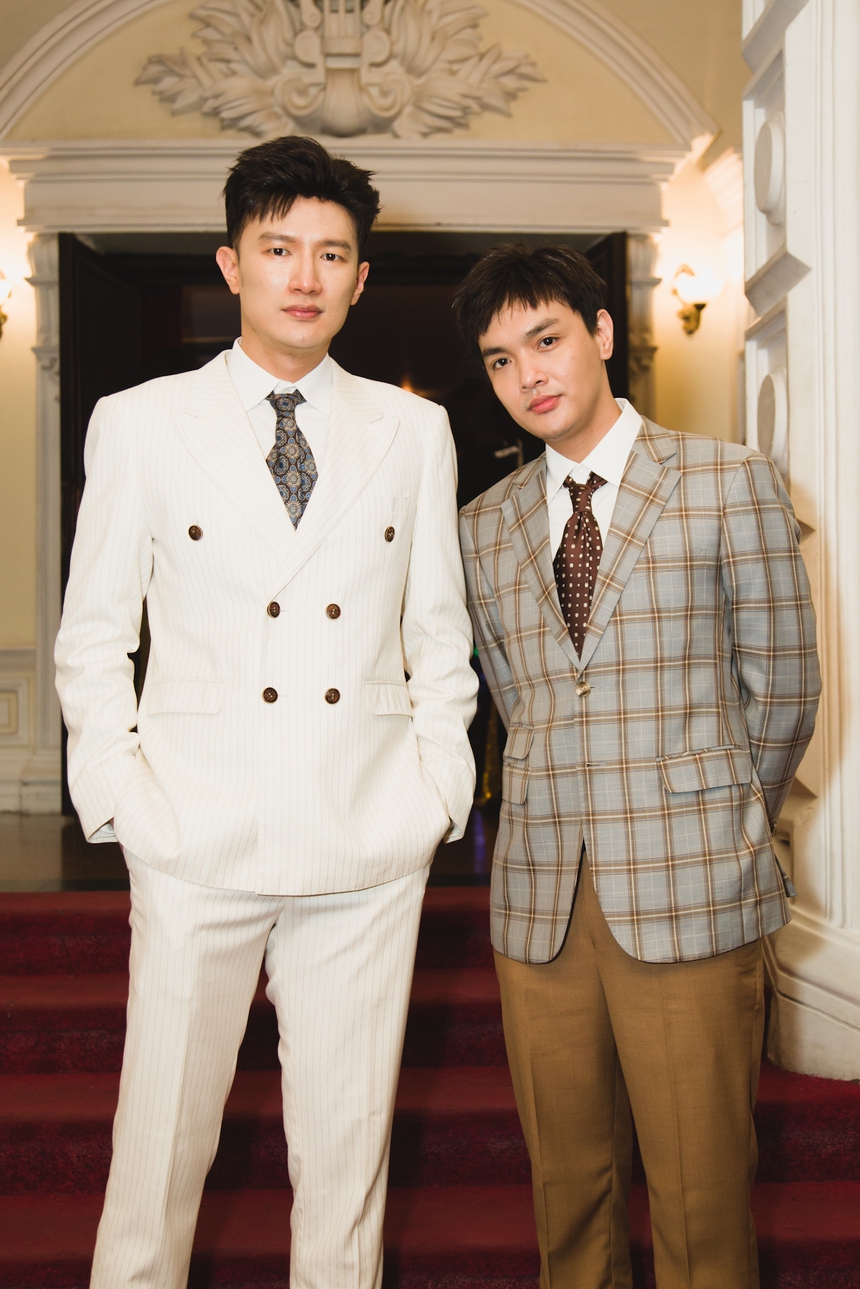 Tóc Tiên diện 'cây vàng' chiếm spotlight, Khổng Tú Quỳnh 'đại chiến' dàn hậu đình đám và Vũ. điển trai đổ bộ thảm đỏ hot nhất ngày - Ảnh 16. Tóc Tiên diện 'cây vàng' chiếm spotlight, Khổng Tú Quỳnh 'đại chiến' dàn hậu đình đám và Vũ. điển trai đổ bộ thảm đỏ hot nhất ngày - Ảnh 16.