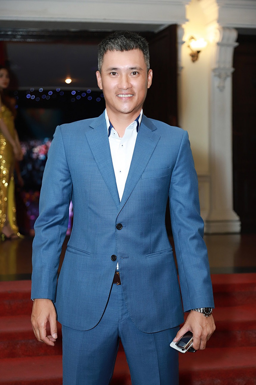 Thảm đỏ lễ trao giải Cống hiến 2023: Dàn Hoa - Á hậu đình đám hội ngộ, Công Vinh xuất hiện lẻ bóng thiếu vắng Thủy Tiên - Ảnh 6. Thảm đỏ lễ trao giải Cống hiến 2023: Dàn Hoa - Á hậu đình đám hội ngộ, Công Vinh xuất hiện lẻ bóng thiếu vắng Thủy Tiên - Ảnh 6.