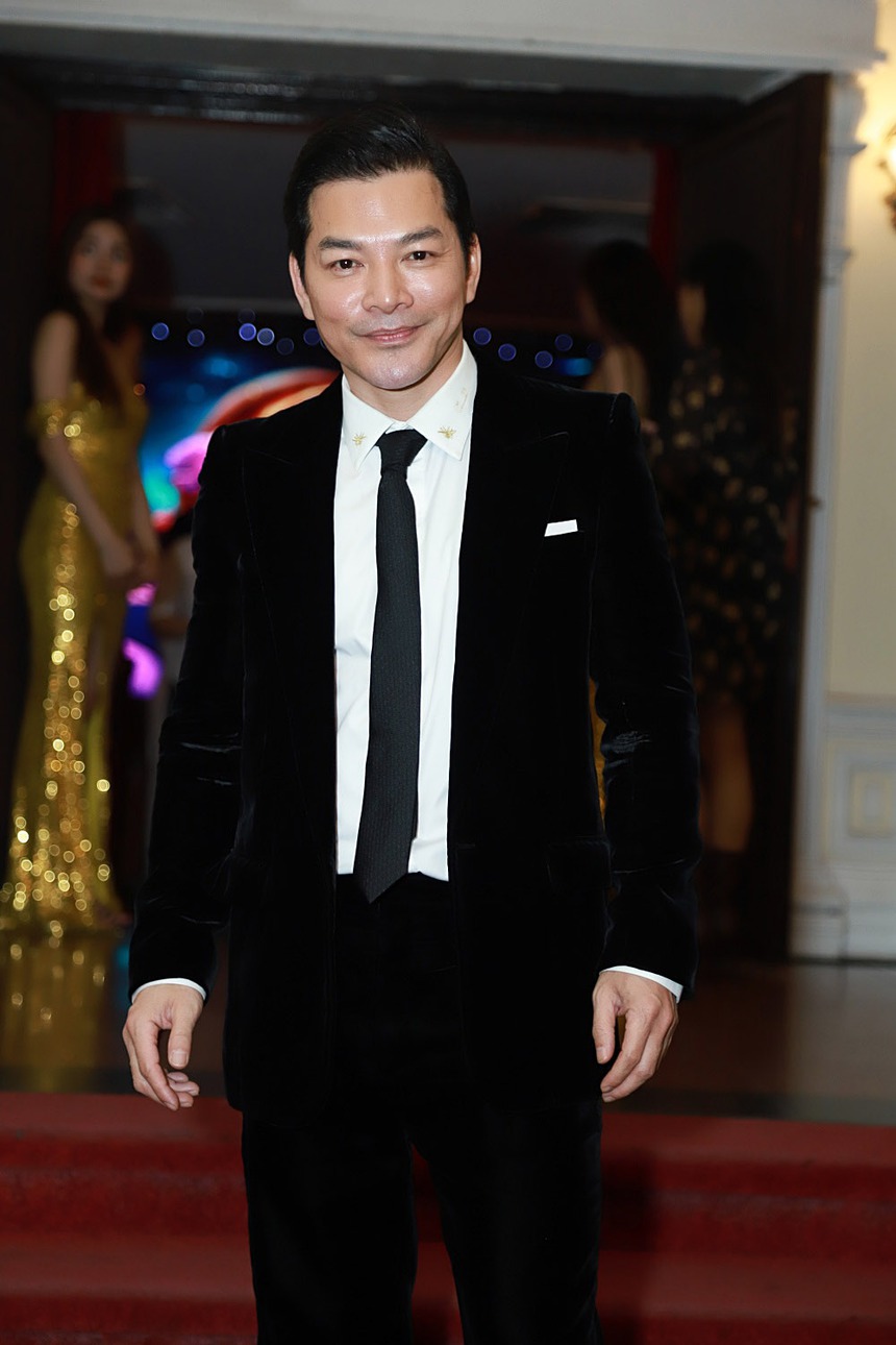 Thảm đỏ lễ trao giải Cống hiến 2023: Dàn Hoa - Á hậu đình đám hội ngộ, Công Vinh xuất hiện lẻ bóng thiếu vắng Thủy Tiên - Ảnh 5. Thảm đỏ lễ trao giải Cống hiến 2023: Dàn Hoa - Á hậu đình đám hội ngộ, Công Vinh xuất hiện lẻ bóng thiếu vắng Thủy Tiên - Ảnh 5.