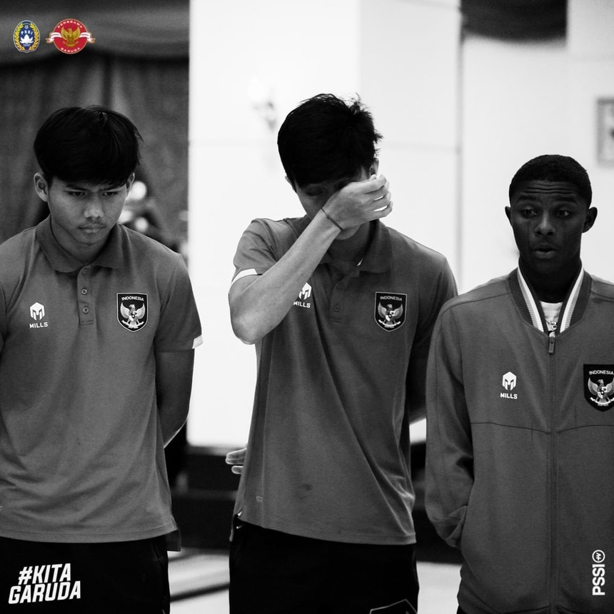 Đột nhập phòng thay đồ U20 Indonesia sau biến cố bị quyền đăng cai U20 World Cup - Ảnh 2. Đột nhập phòng thay đồ U20 Indonesia sau biến cố bị quyền đăng cai U20 World Cup - Ảnh 2.