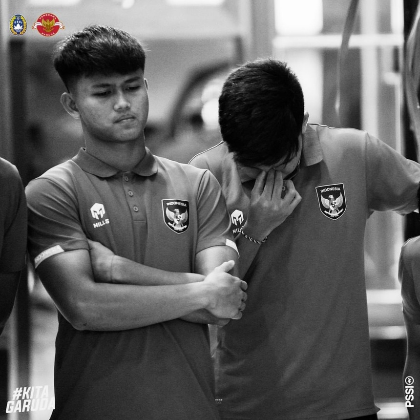 Đột nhập phòng thay đồ U20 Indonesia sau biến cố bị quyền đăng cai U20 World Cup - Ảnh 4. Đột nhập phòng thay đồ U20 Indonesia sau biến cố bị quyền đăng cai U20 World Cup - Ảnh 4.