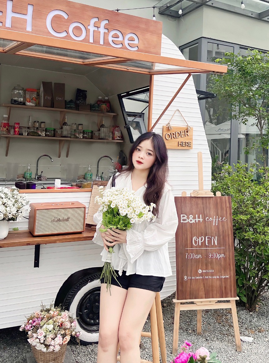 Hot girl U20 nữ Việt Nam khoe chân dài miên man - Ảnh 1. Trà Mi, Trà My hot girl, Trà My U19 nữ