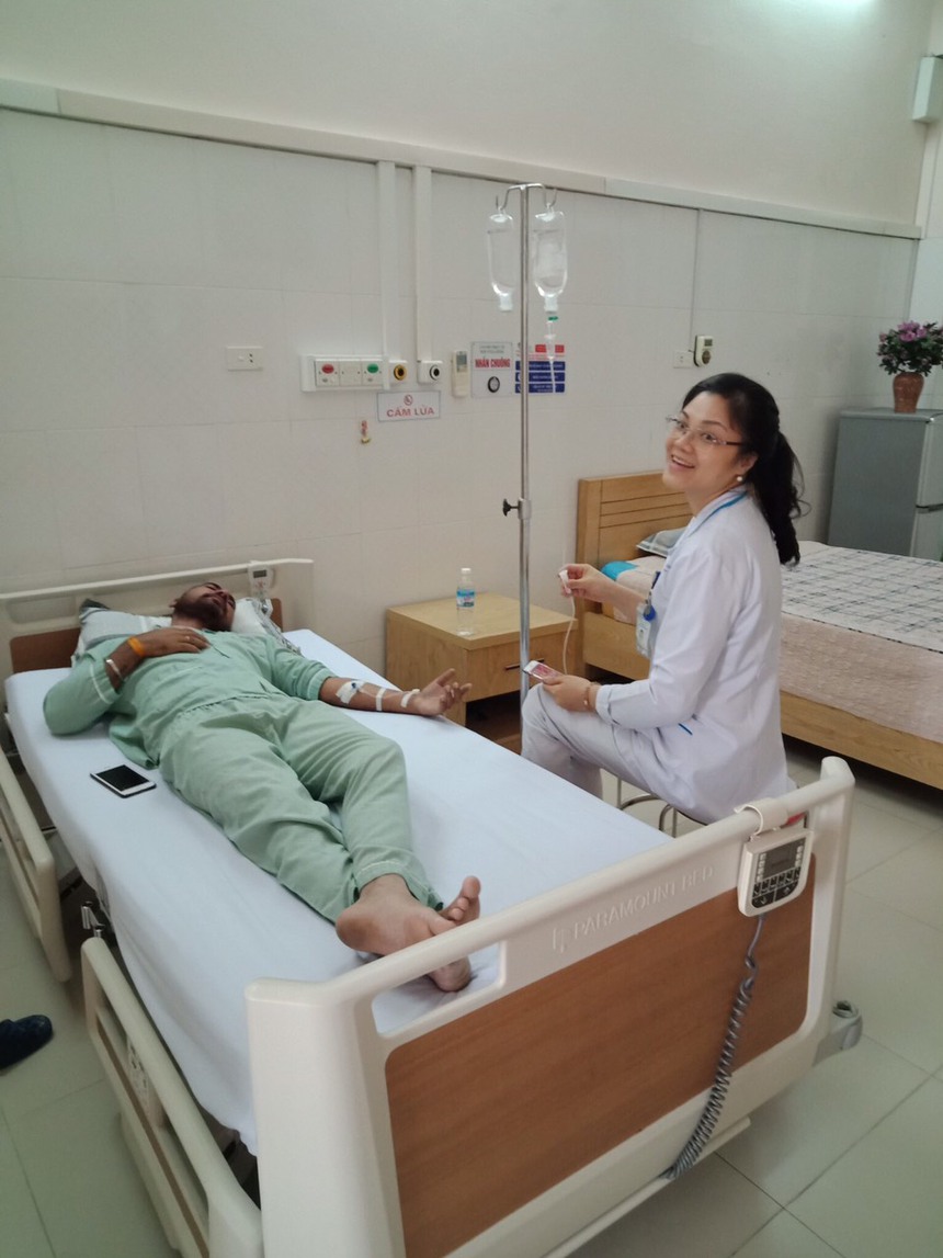 Nữ điều dưỡng mắc ung thư phổi giai đoạn cuối: "Thay vì ủ rũ tôi coi ung thư là cơ hội để tôi có thể sửa sai với chính bản thân" - Ảnh 2.