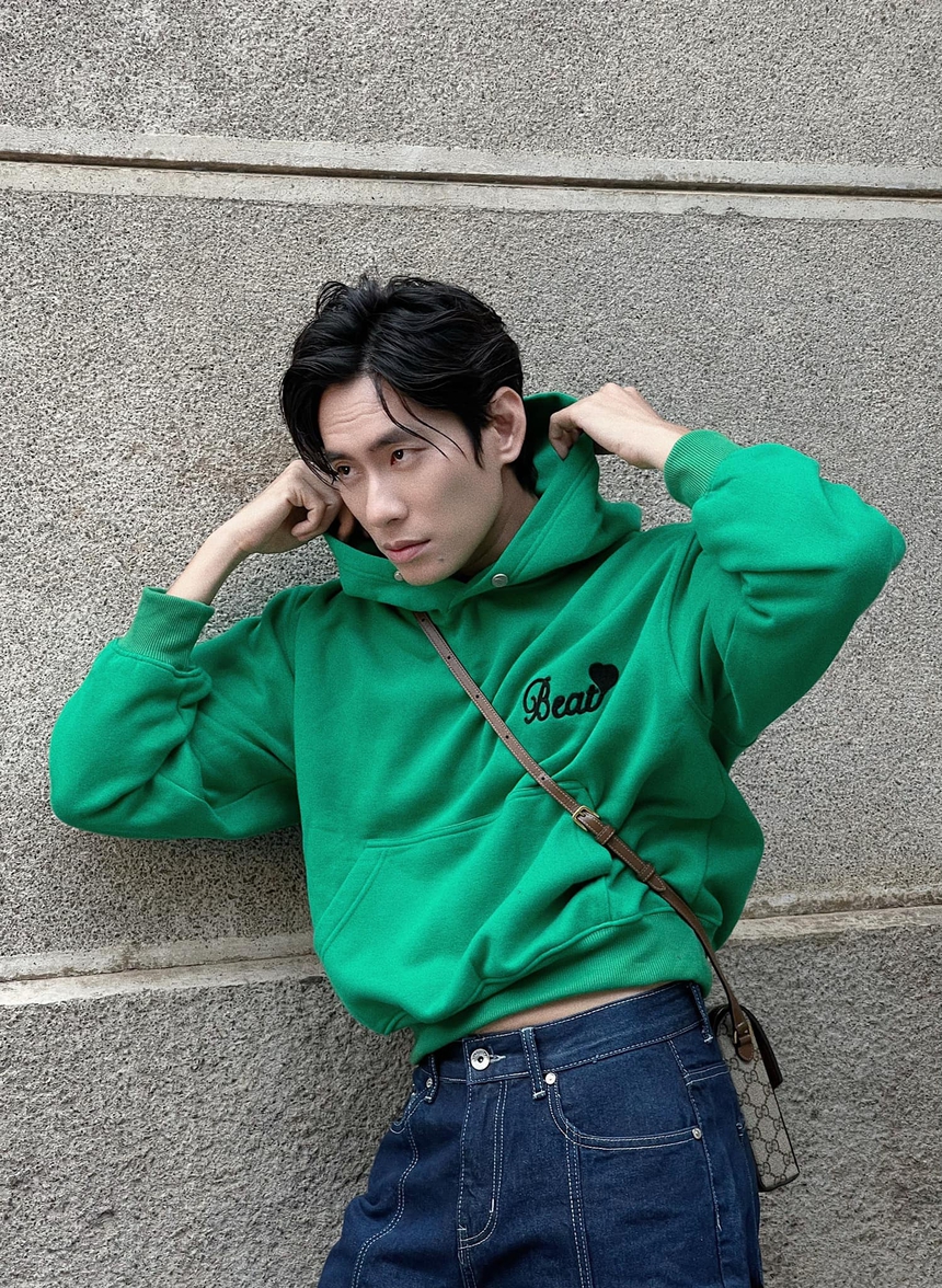 Phong độ nhan sắc bất thường của Kiều Minh Tuấn: Khi hoá thân thành 'ông chú', lúc hack tuổi thành trai Hàn Quốc lịch lãm, sốc nhất là khoảnh khắc này - Ảnh 8. Phong độ nhan sắc bất thường của Kiều Minh Tuấn: Khi hoá thân thành 'ông chú', lúc hack tuổi thành trai Hàn Quốc lịch lãm, sốc nhất là khoảnh khắc này - Ảnh 8.