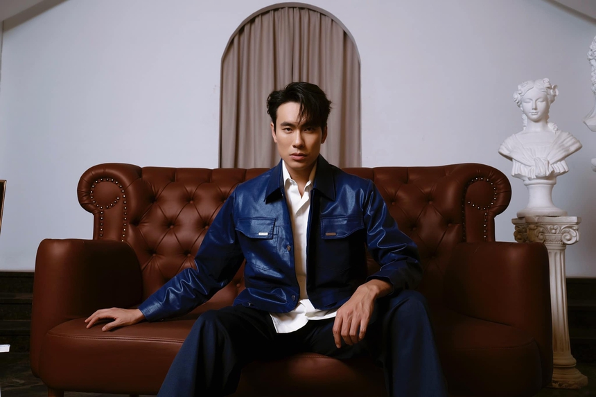 Phong độ nhan sắc bất thường của Kiều Minh Tuấn: Khi hoá thân thành 'ông chú', lúc hack tuổi thành trai Hàn Quốc lịch lãm, sốc nhất là khoảnh khắc này - Ảnh 5. Phong độ nhan sắc bất thường của Kiều Minh Tuấn: Khi hoá thân thành 'ông chú', lúc hack tuổi thành trai Hàn Quốc lịch lãm, sốc nhất là khoảnh khắc này - Ảnh 5.