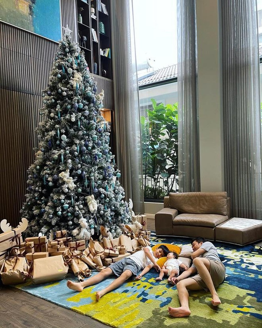 Cường đô la và Đàm Thu Trang sau 4 năm kết hôn: Ngày càng giàu sang, hạnh phúc, chuẩn bị đón thêm nhóc tì - Ảnh 10. Cường đô la và Đàm Thu Trang sau 4 năm kết hôn: Ngày càng giàu sang, hạnh phúc, chuẩn bị đón thêm nhóc tì - Ảnh 10.