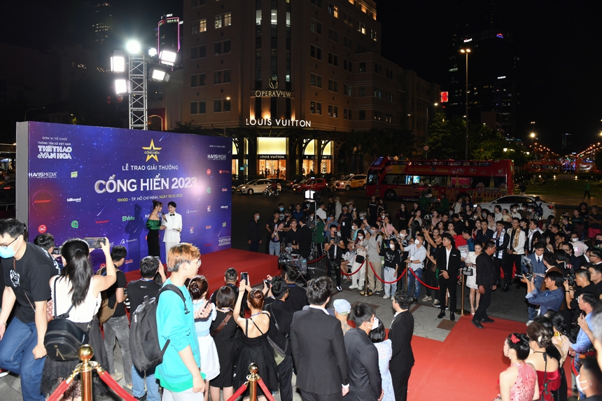 Ban tổ chức giải Cống hiến: Thảm đỏ không hề có sự lộn xộn - Ảnh 4.