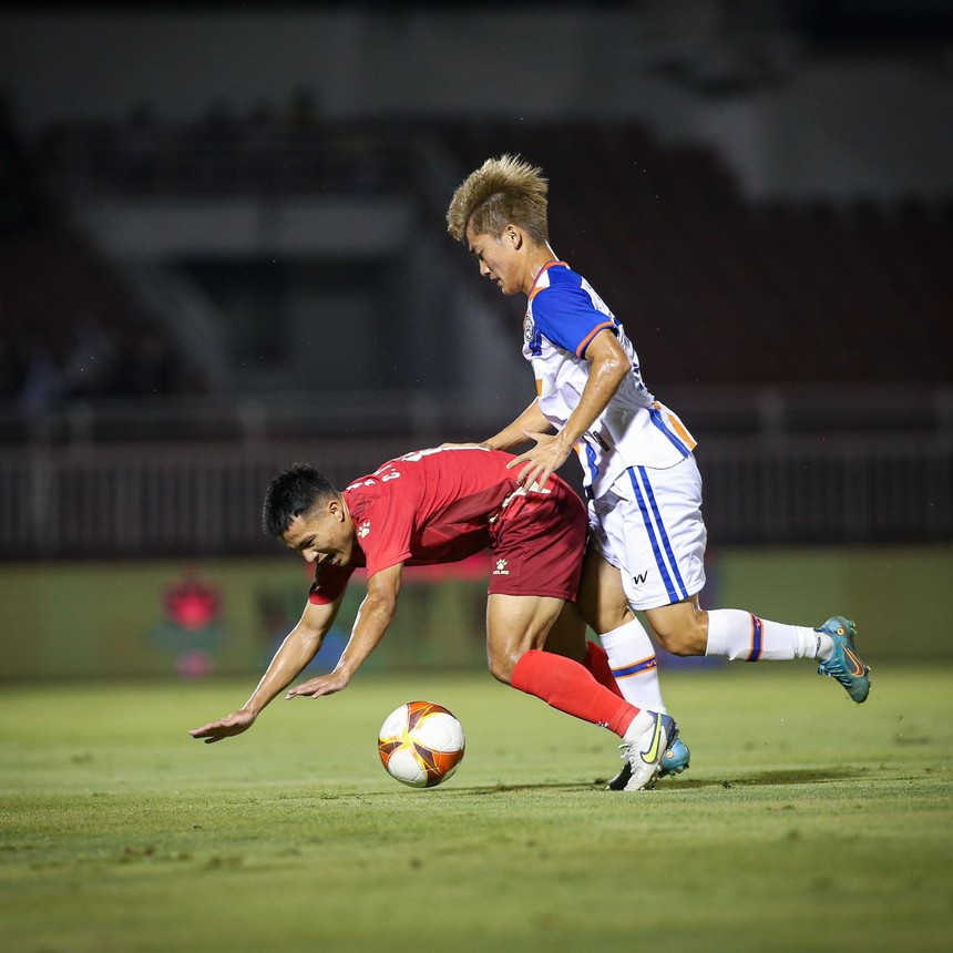 HLV Vũ Tiến Thành bị CĐV mìa mai vì bị loại khỏi Cúp Quốc gia bởi đội hạng Nhất - Ảnh 1.