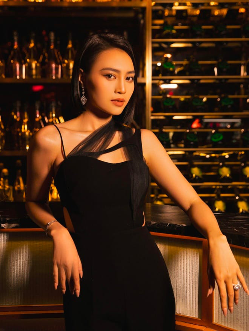 Ninh Dương Lan Ngọc bị 1 đàn anh bóc nhan sắc thật, khi '0% son phấn' có lung linh xứng danh 'ngọc nữ'? - Ảnh 6. Ninh Dương Lan Ngọc bị 1 đàn anh bóc nhan sắc thật, khi '0% son phấn' có lung linh xứng danh 'ngọc nữ'? - Ảnh 6.