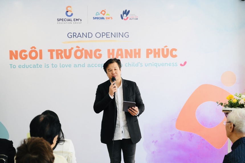 Nhạc sĩ Thanh Bùi mở trường cho trẻ tự kỉ - Ảnh 2. Nhạc sĩ Thanh Bùi mở trường cho trẻ tự kỉ - Ảnh 2.