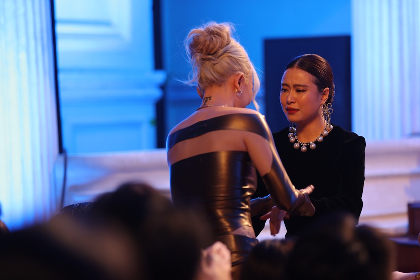 Lễ trao Giải Cống hiến 2023: Hoàng Thùy Linh lập 'hat-trick' Cống hiến - Ảnh 2.