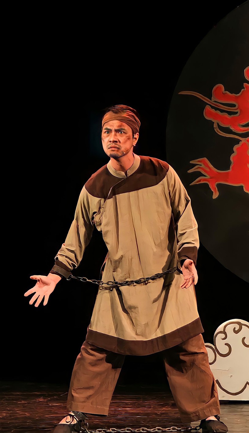 Tô Dũng lần đầu thoát bỏ hình tượng thư sinh, hiền lành để vào vai bụi đời - Ảnh 7. Tô Dũng lần đầu thoát bỏ hình tượng thư sinh, hiền lành để vào vai bụi đời - Ảnh 7.