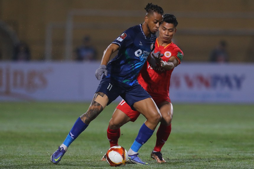 Thực hư tin đồn Văn Thanh rời CLB CAHN, chuyển sang khoác áo 'đại gia' mới nổi ở V.League - Ảnh 2. Thực hư tin đồn Văn Thanh rời CLB CAHN, chuyển sang khoác áo 'đại gia' mới nổi ở V.League - Ảnh 2.