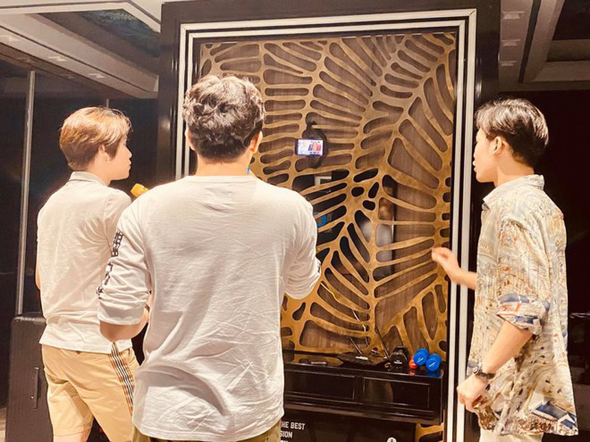 Những hình ảnh hiếm hoi trong cơ ngơi bạc tỷ của Trấn Thành và Hari Won: Thiết kế cực sang trọng, đúng với mong muốn yêu thích sự riêng tư - Ảnh 2.