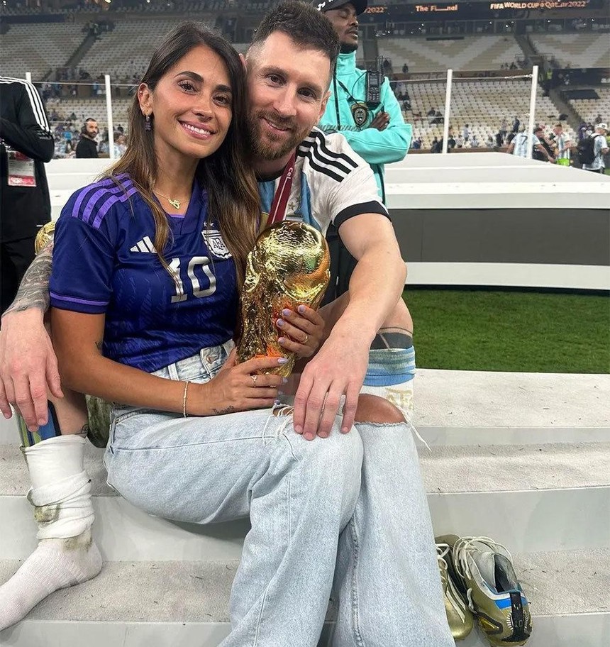 Chiều vợ như siêu sao bóng đá Messi, cần sự riêng tư nên mua luôn nhà hàng xóm - Ảnh 3.